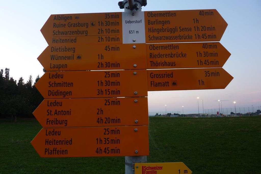 优雅住宿加早餐旅馆 Ueberstorf 外观 照片